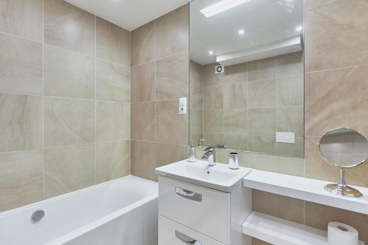 Apartament 70M2 Przy Parku Zdrojowym, Plaza, Centrum. 斯维诺乌伊希切 外观 照片